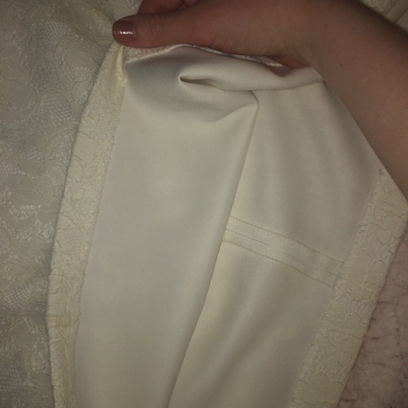 white mini skirt - Picture 4 of 8